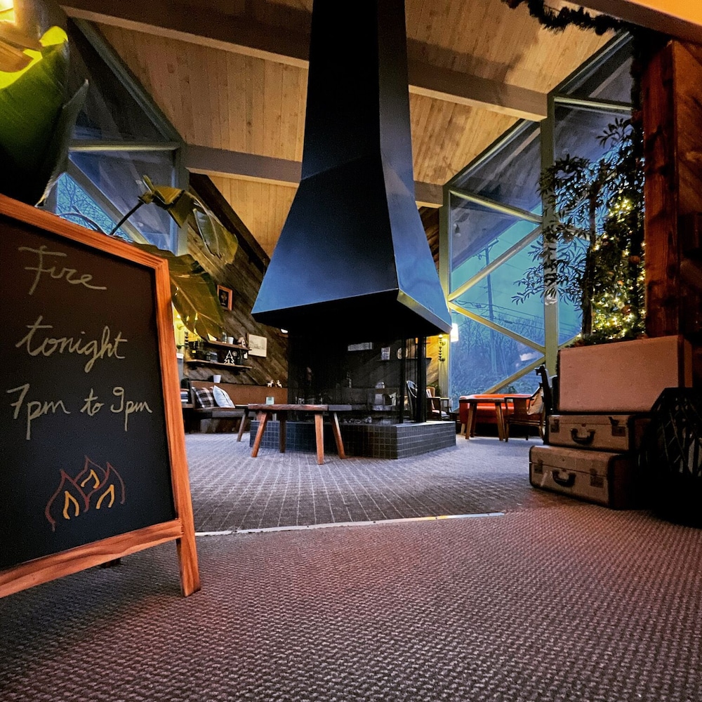 Toll Road Inn 13/26