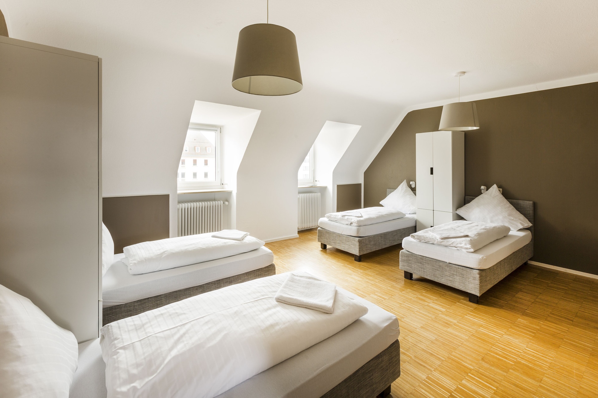 1 BEDROOM, APARTMENT, CITY VIEW