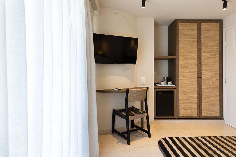 Alia Beach Hotel Adults only 18+ 38/48