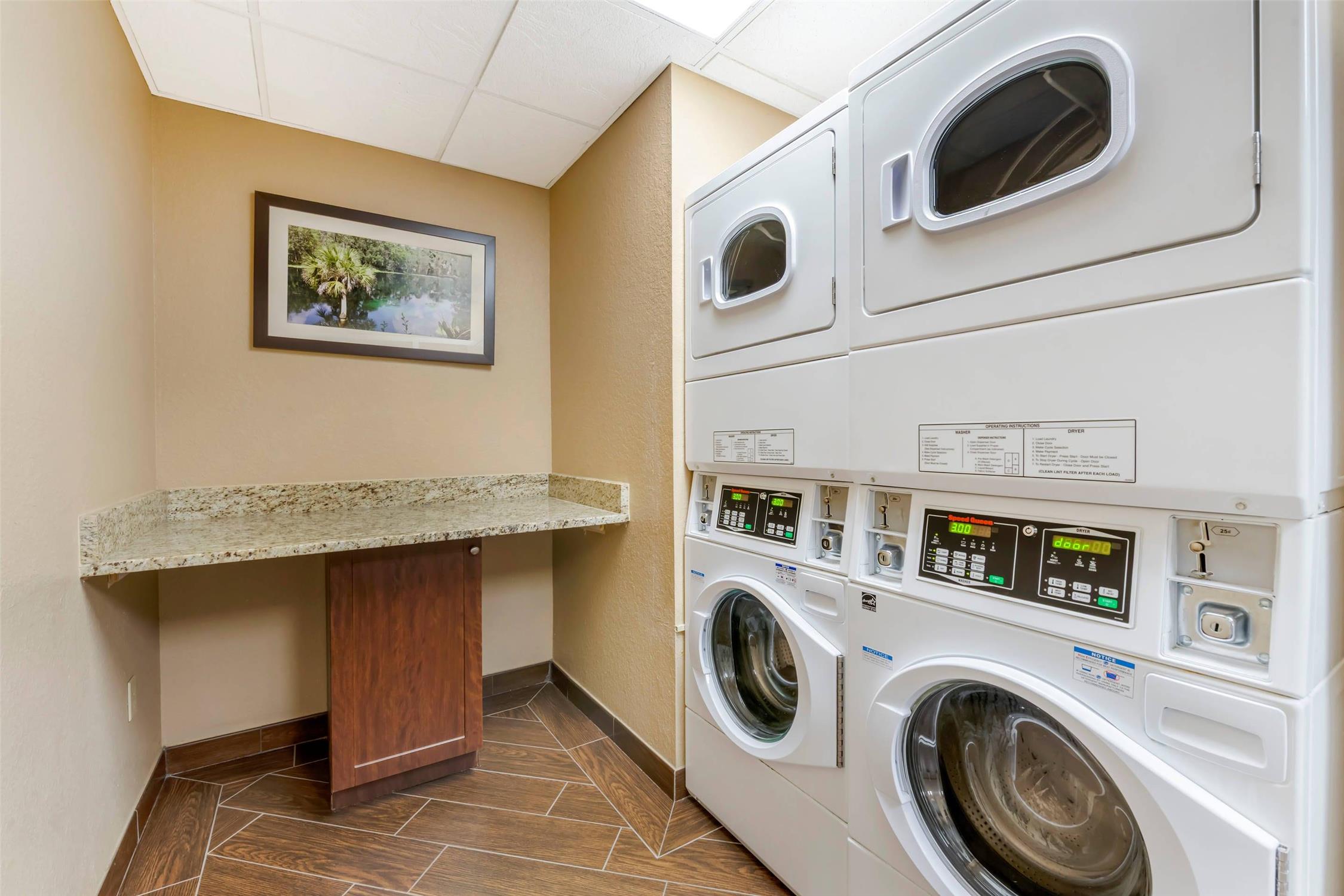 Comfort Suites Lady Lake - The Villages 13/18