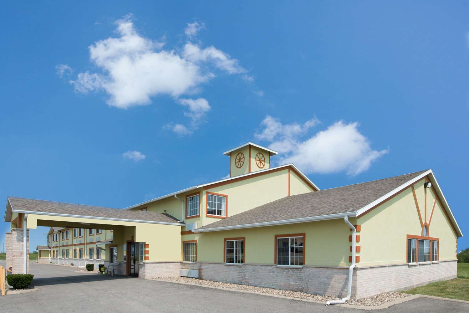 Days Inn by Wyndham Cameron 2/8