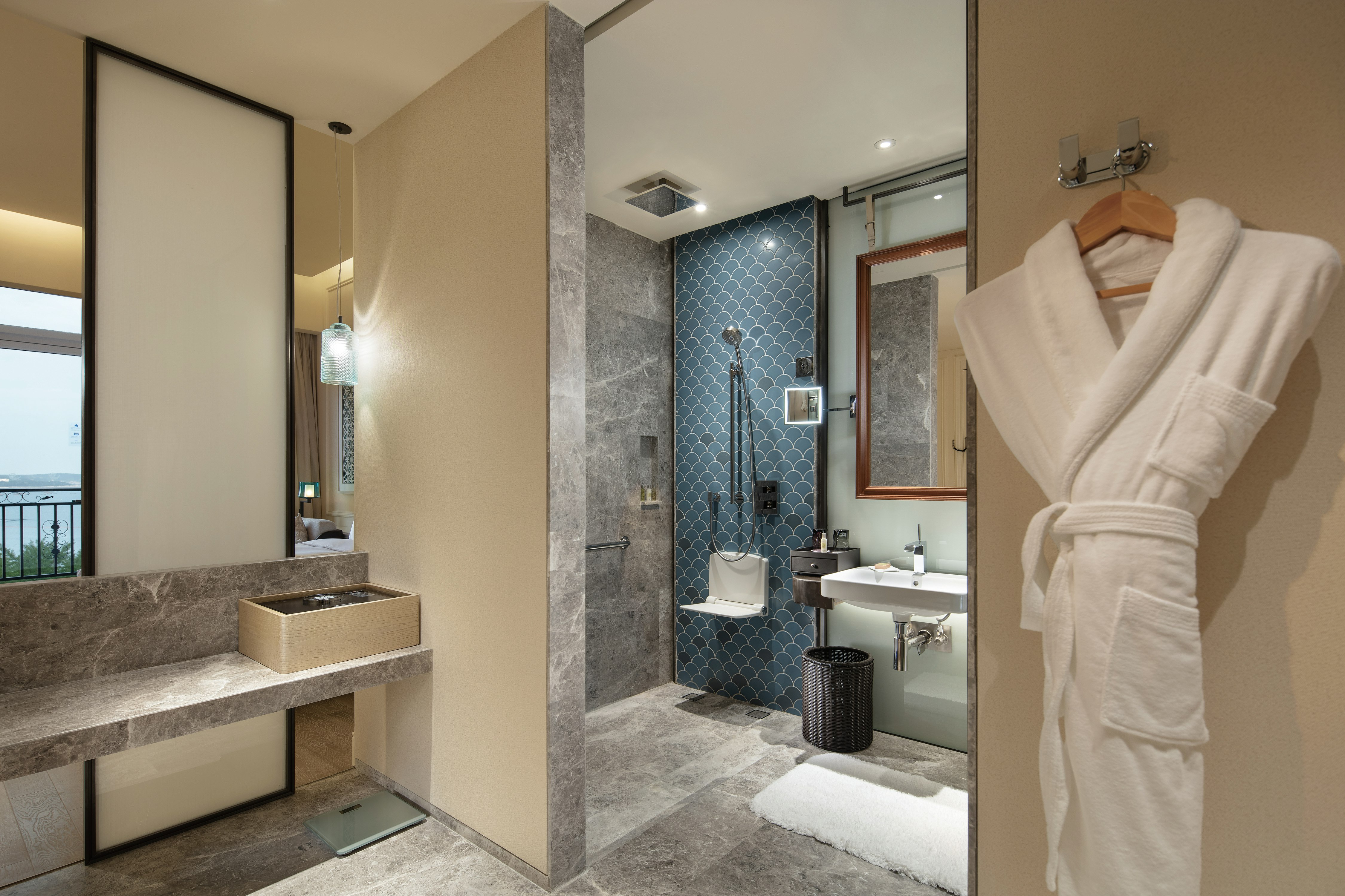 غرفة بسرير كينج لذوي الإعاقة، Hilton Dalian Golden Pebble Beach Resort 2/2