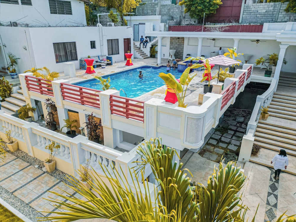 Sams Hotel 10/11