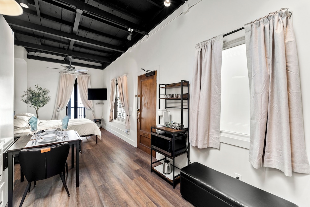 The Artifact Inn 28/50