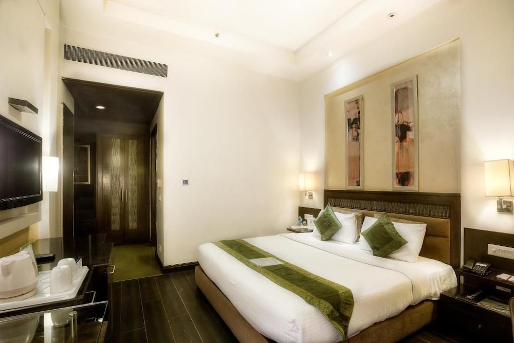 Hotel Western Court Panchkula 13/50