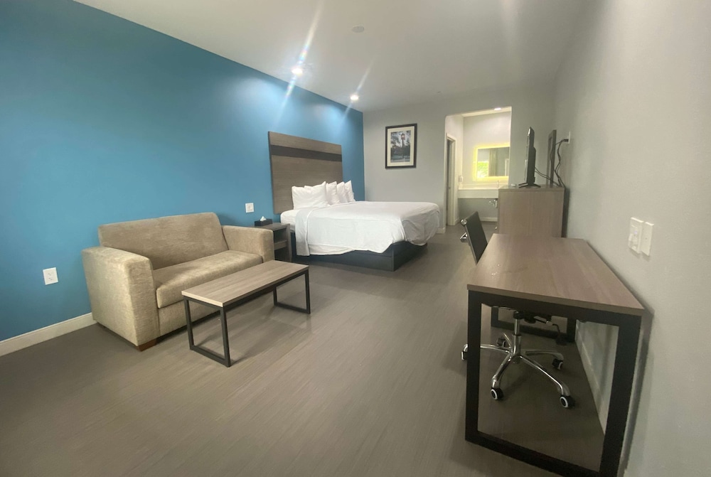 Baymont by Wyndham Freeport Texas 26/50