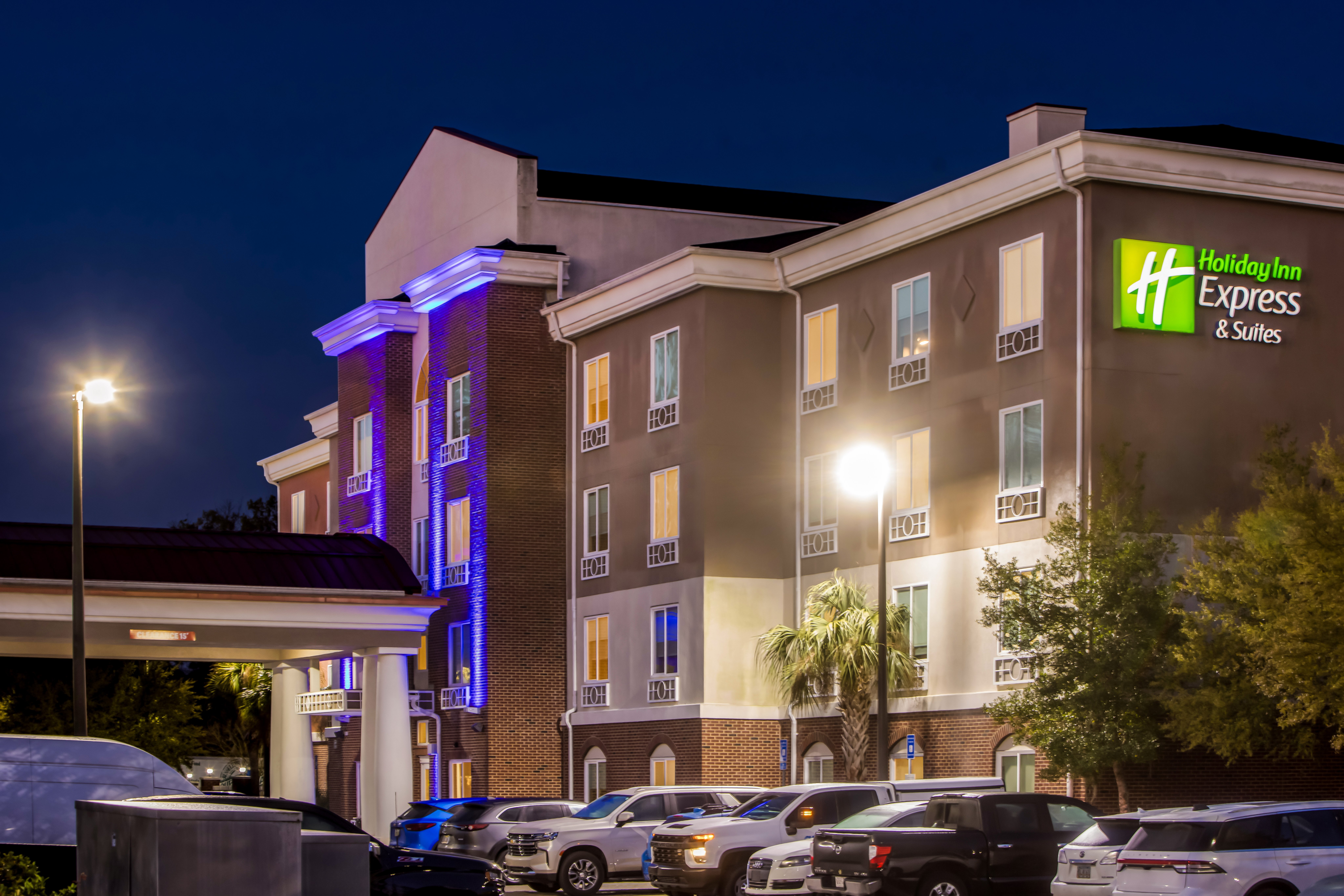 Holiday Inn Express Hotel Suites Savannah Midtown 4/81