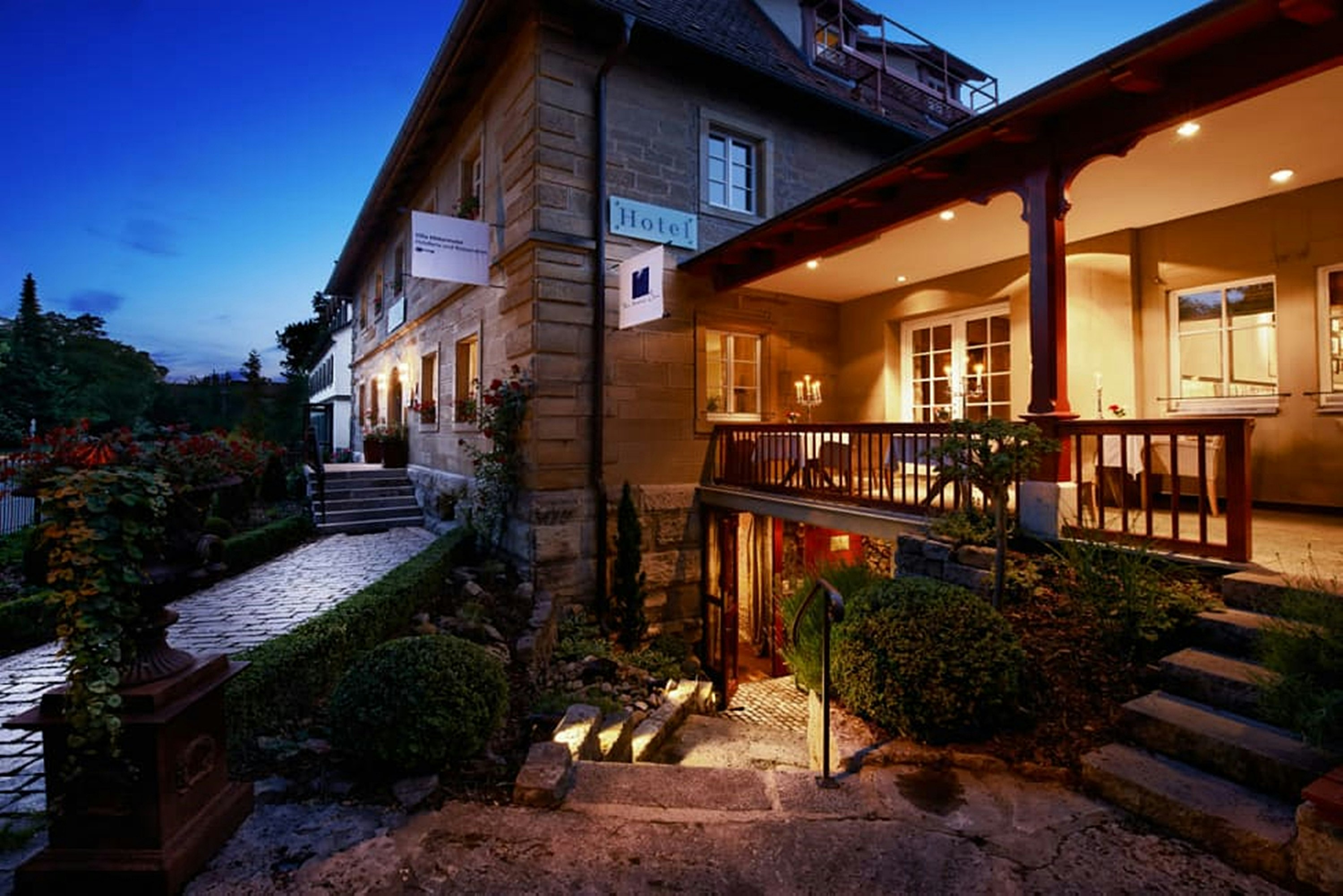 Villa Mittermeier Hotel & Restaurant 69/72