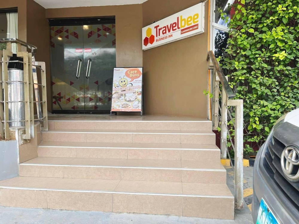 Travelbee Business Inn 12/49
