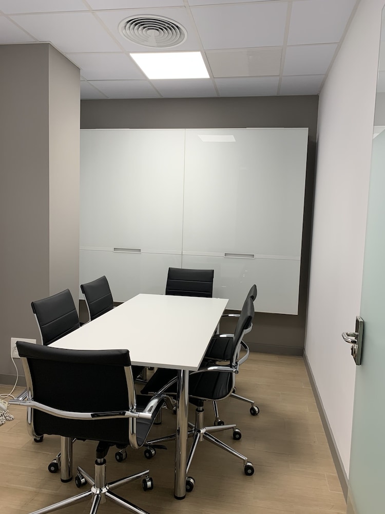 limehome Barcelona Rector Triado 58/66