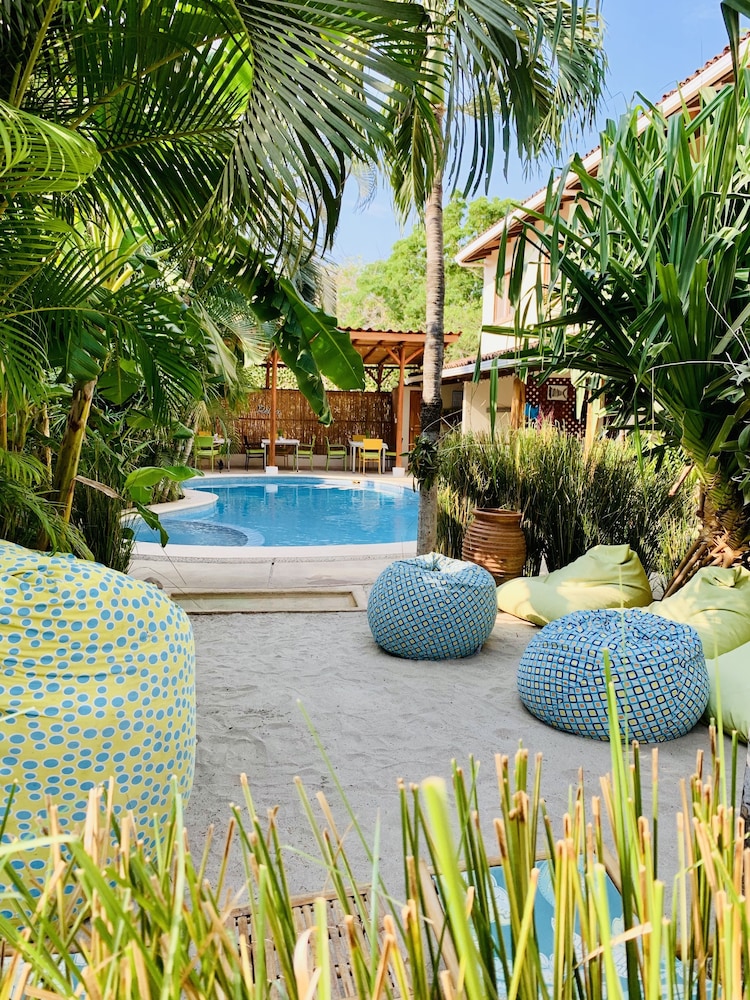 Ten North Tamarindo Beach Hotel 60/70