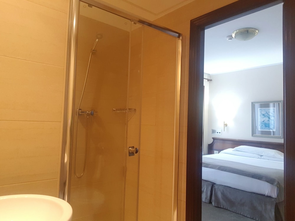 Gran Hotel Paraiso 64/65