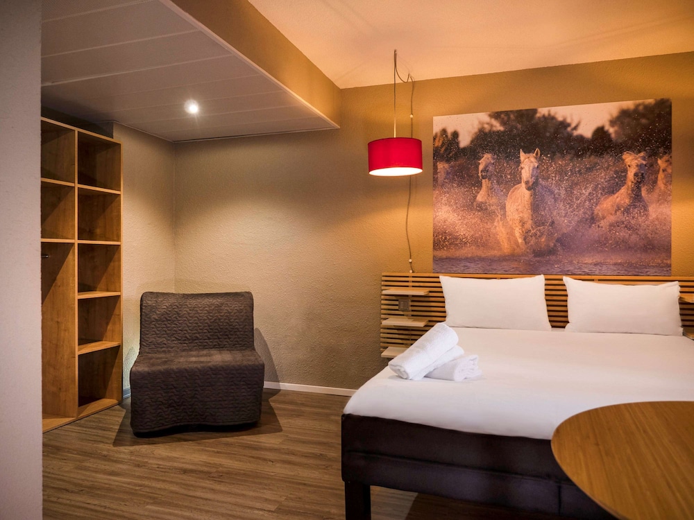 Ibis Arles 24/65