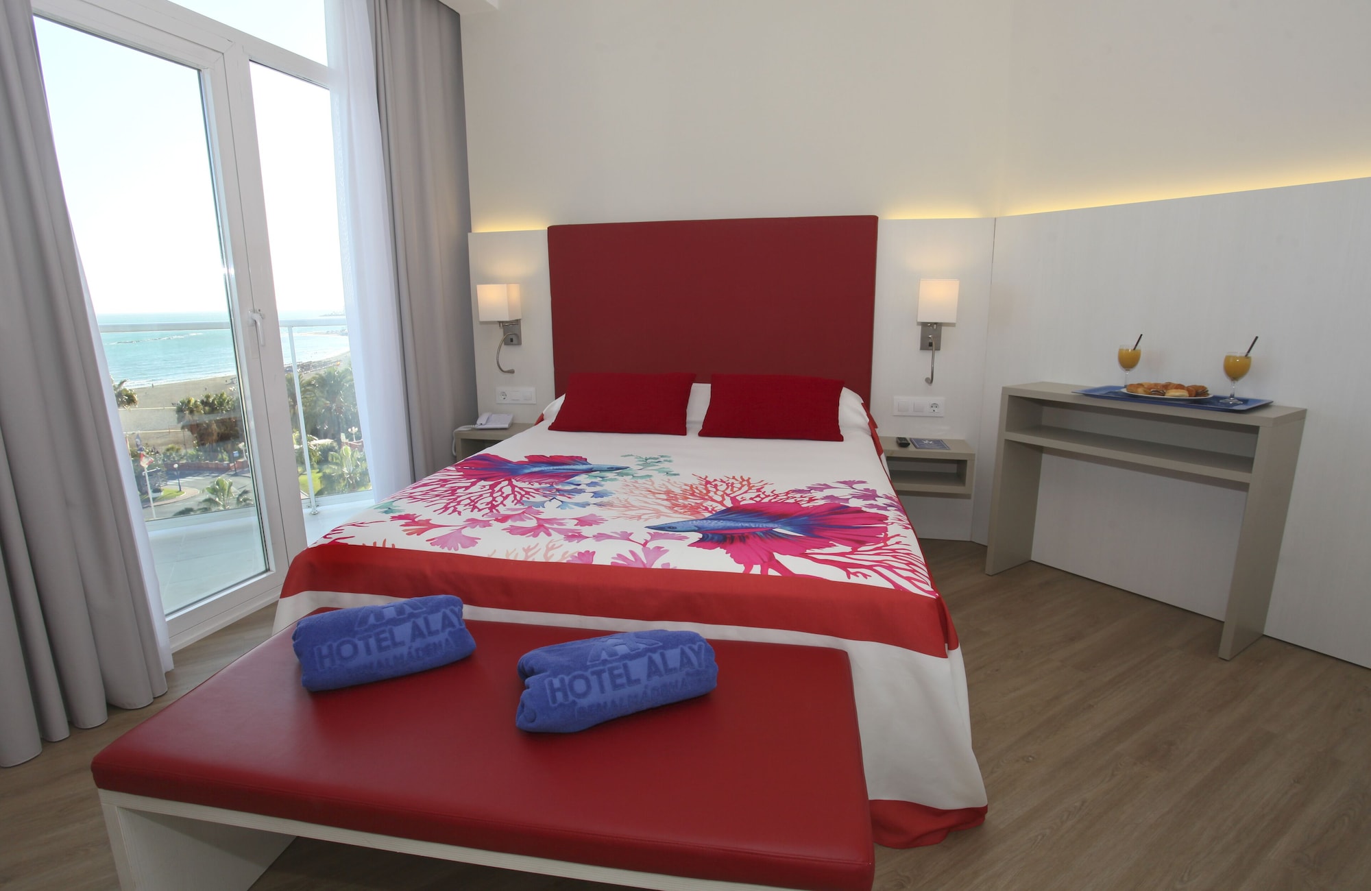JUNIOR SUITE, QUEEN BED, SEA VIEW, TERRACE