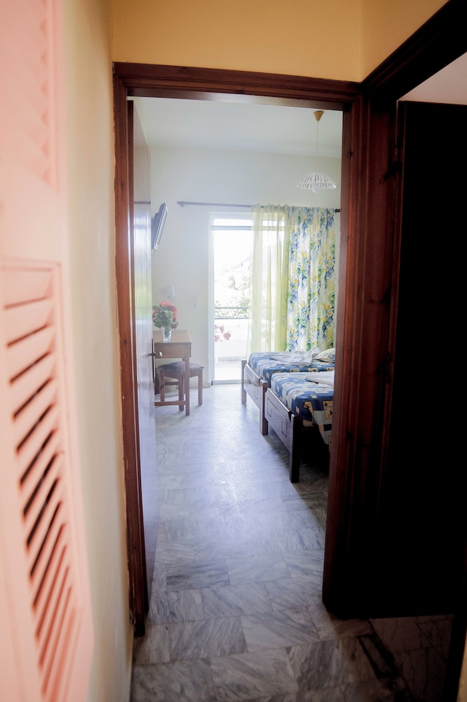 Yiannis Apartments Kos 7/25