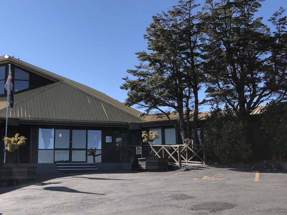 Skotel Alpine Resort 68/72