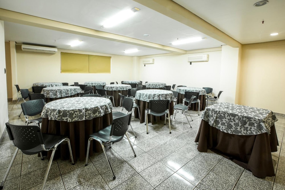 Crystal Plaza Hotel 44/47