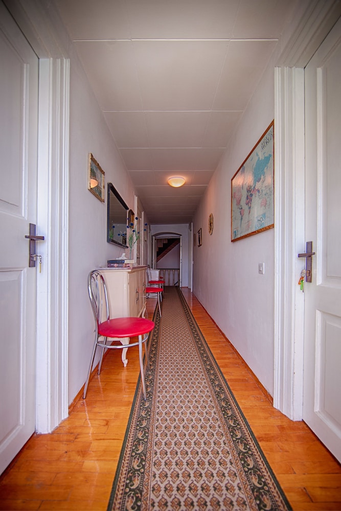 Mira Seafront Guesthouse 7/46