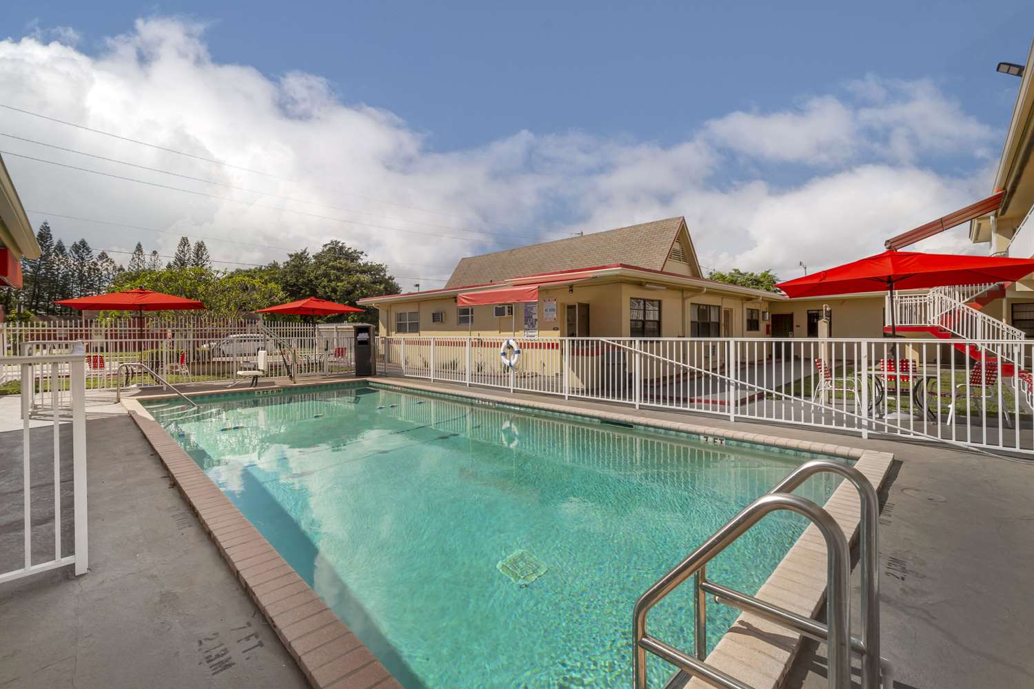 Fort Lauderdale Gardens Inn & Suites 2/14