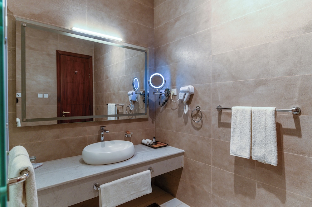 Rumanza by Pearl Continental 53/56