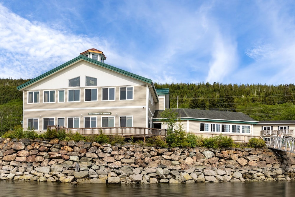 The Ketch Inn and Marina 63/65