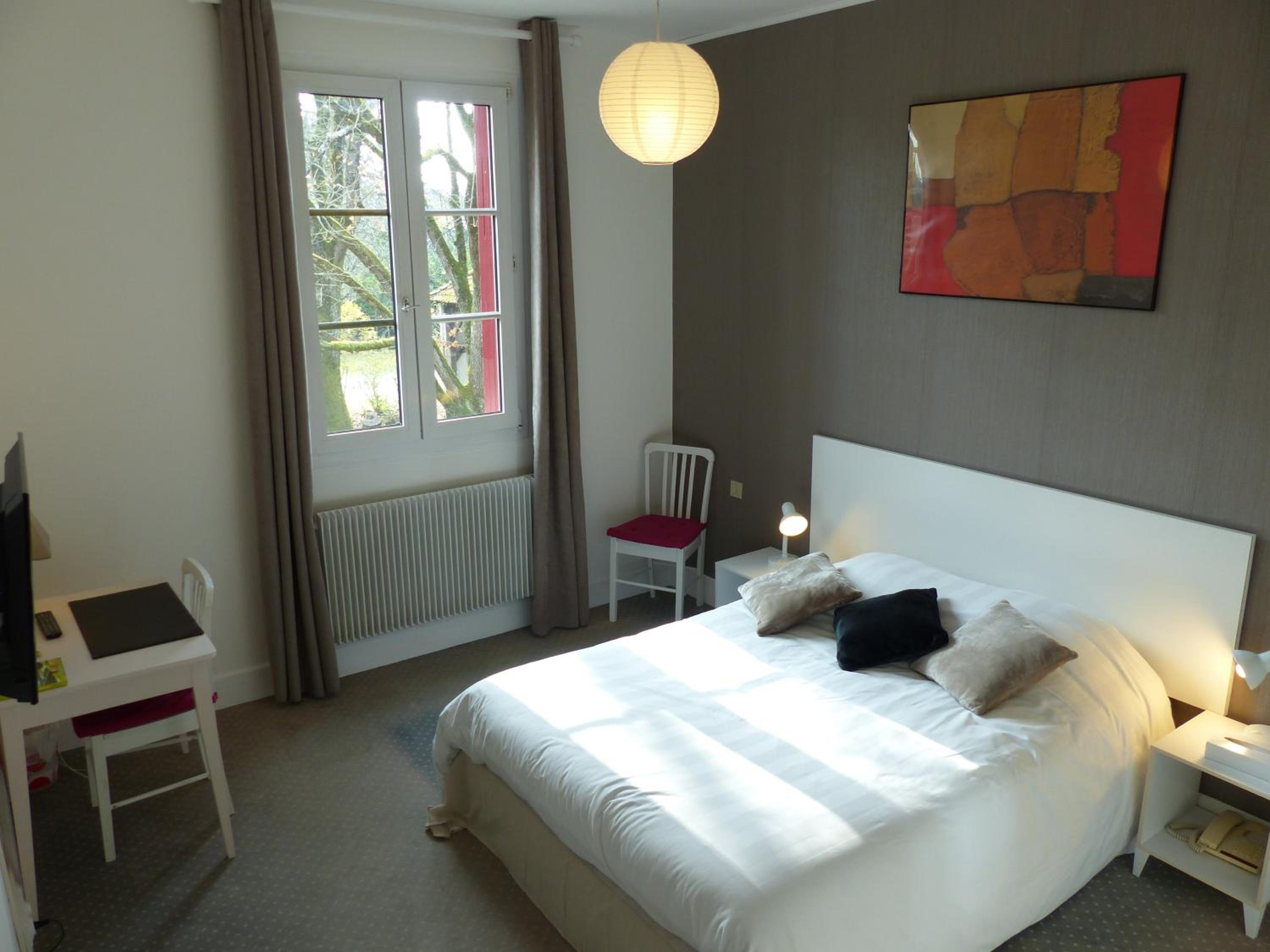 HOTEL AU COLOMBIER DU TOURON 6/23