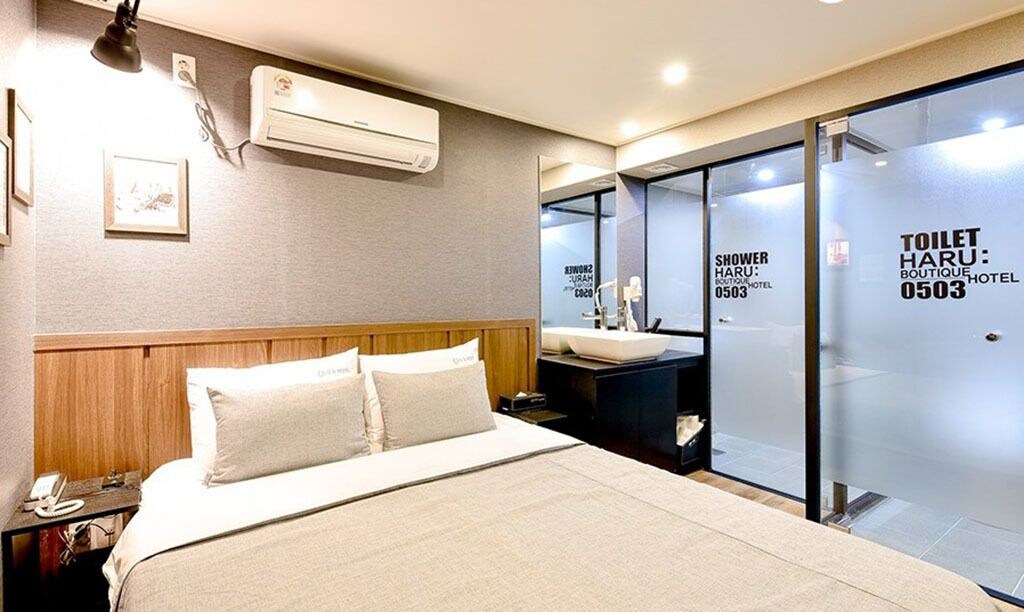 DELUXE, QUEEN BED