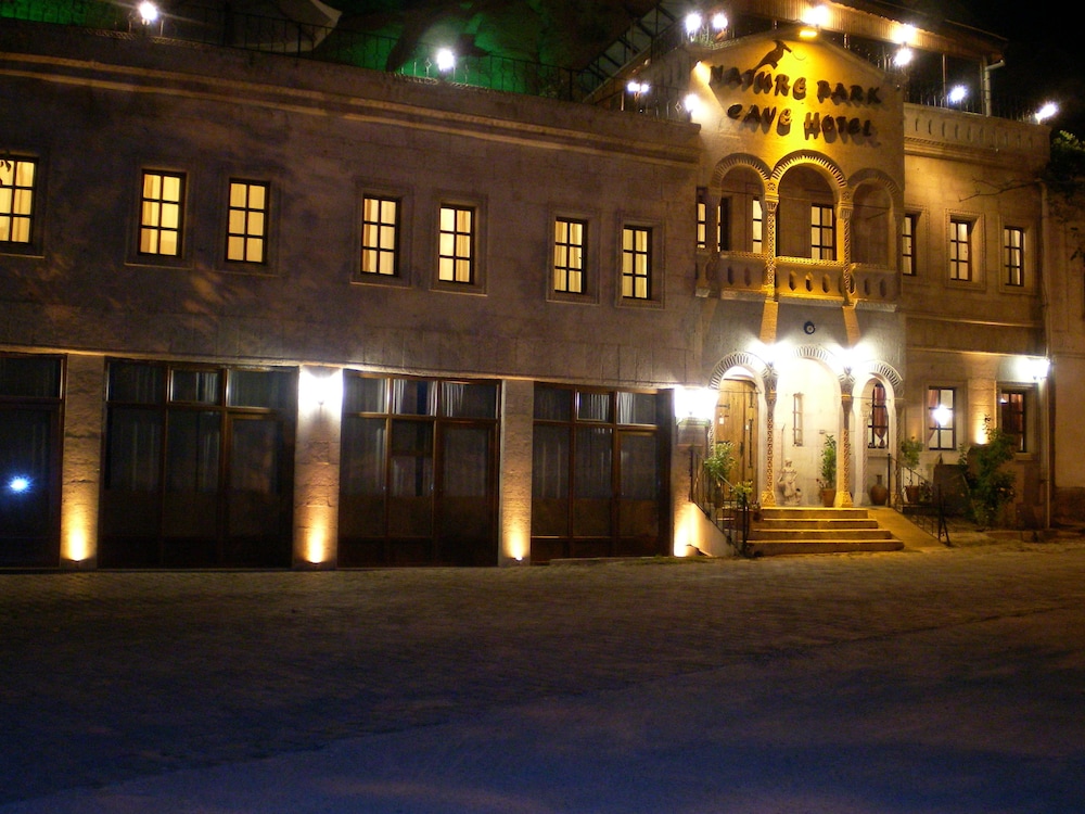 Nature Park Cave Hotel 3/46