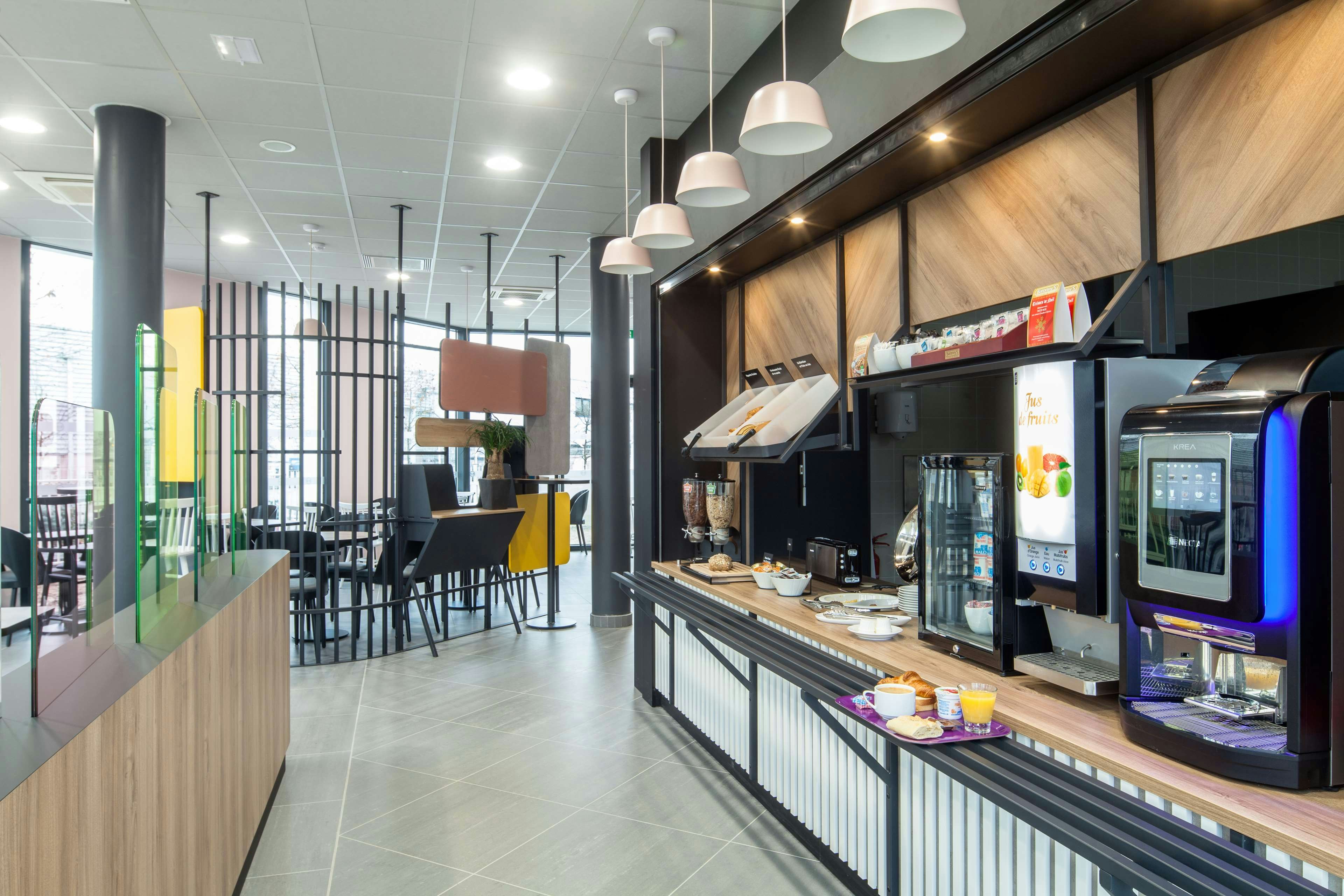 B&B HOTEL Paris Gennevilliers Asnieres 22/24