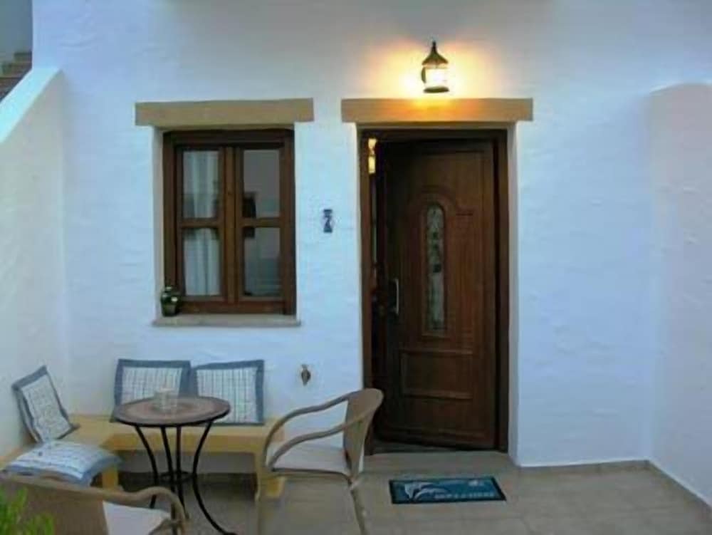 PANTELI BEACH STUDIOS APARTMENTS 16/50