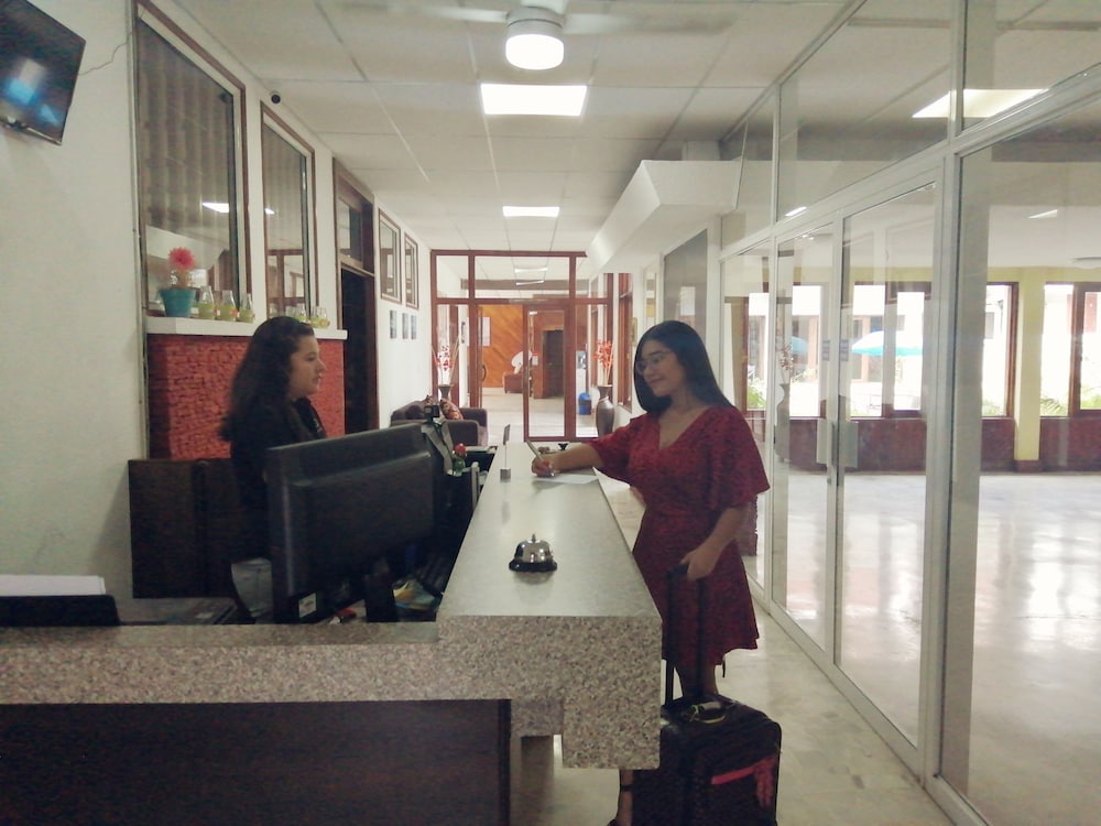 Kartagus Hotel Boutique 64/76