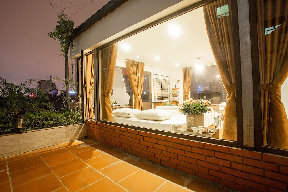 Dinh Ami Hanoi Hotel 12/63