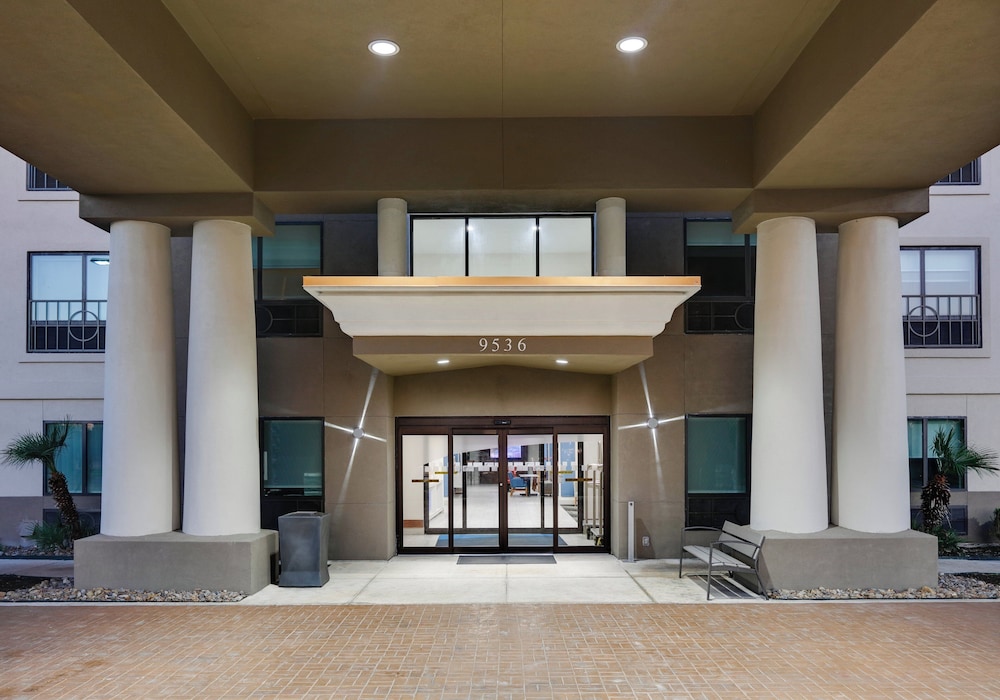 Holiday Inn Express Hotel & Suites San Antonio Nw Near Seaworld 2/76