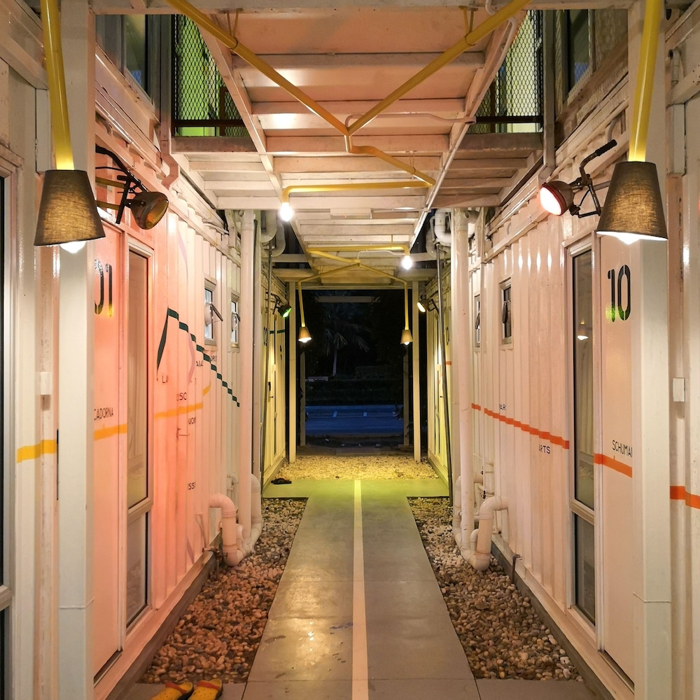 Dash Box Hotel Cyberjaya 38/48