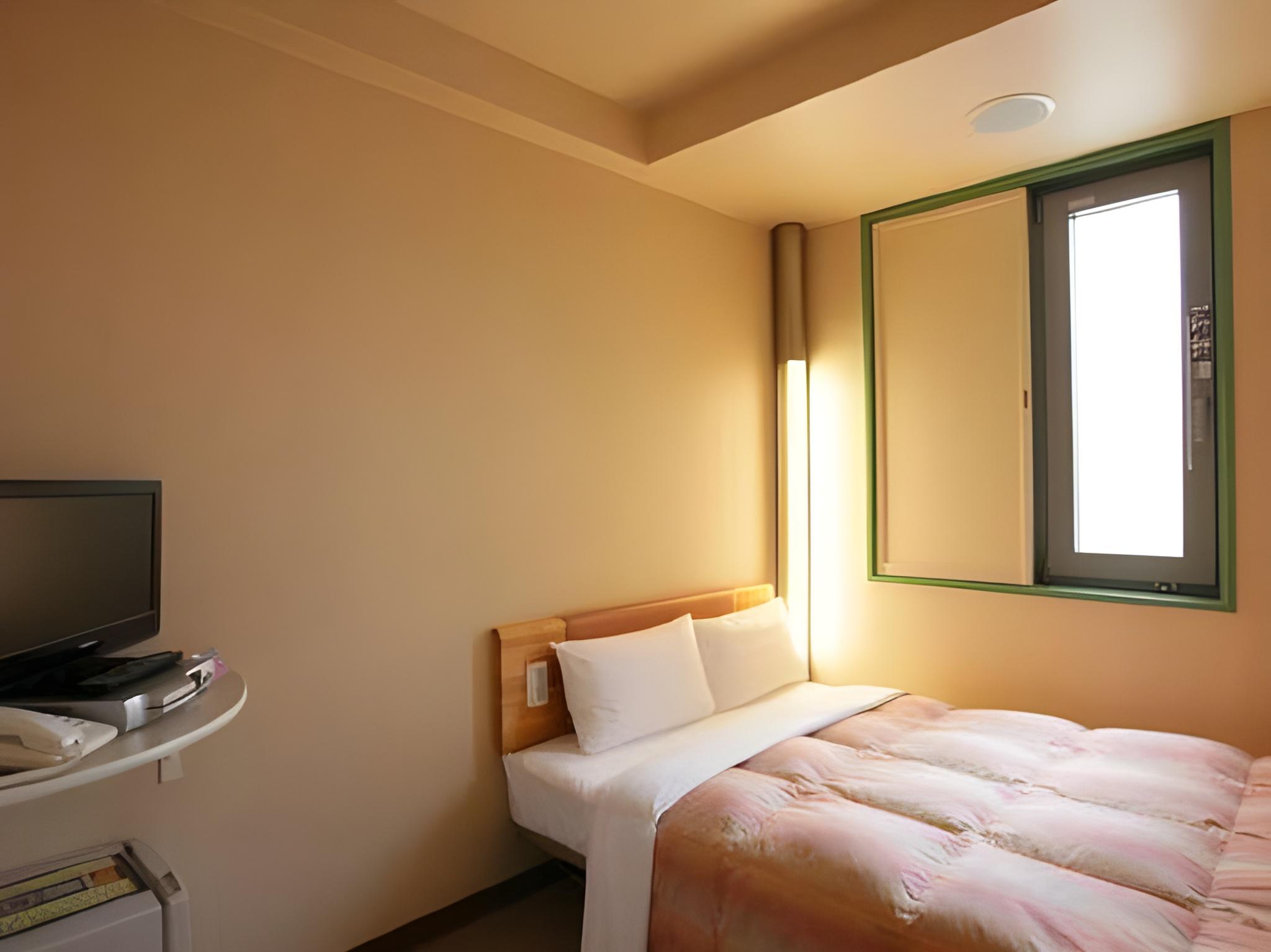 Semi Room, Single, Semi Double Bed, Smoking