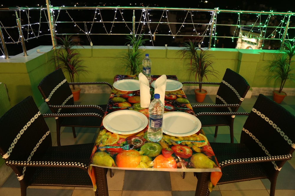 Hotel Madni Royale 42/50