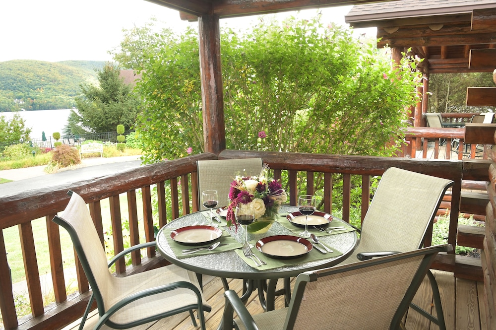 The Lodges at Cresthaven 43/60