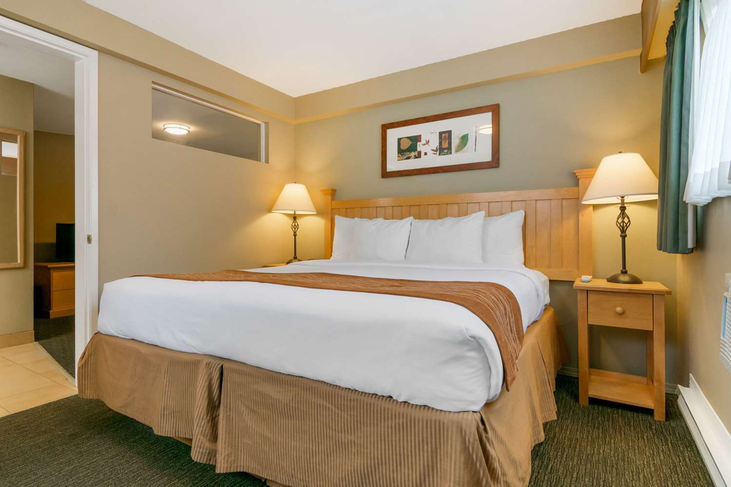 Efficiency, Suite, Queen Bed