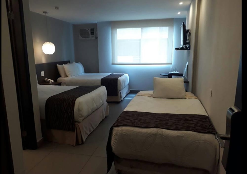 HOTEL OJOS DEL RIO 16/50