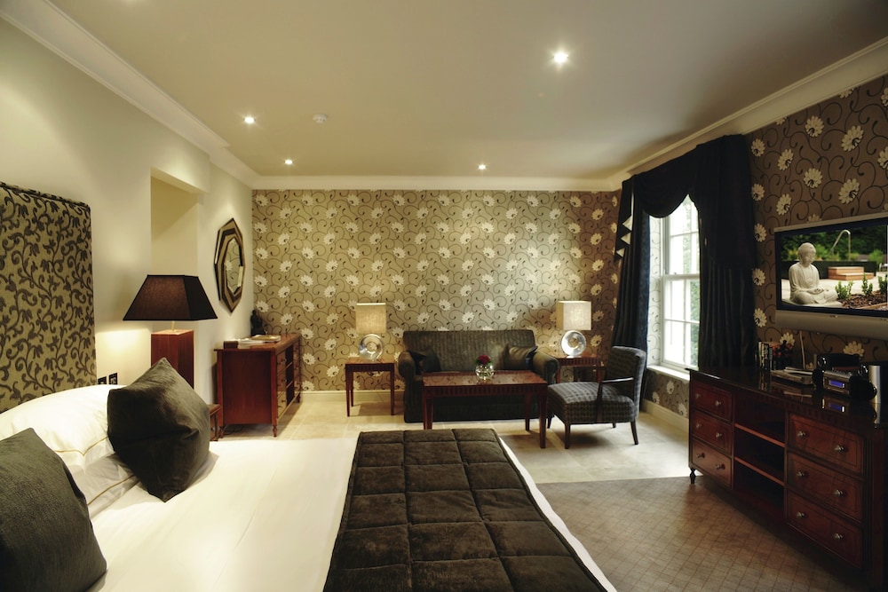 Alexander House And Utopia Spa 66/85