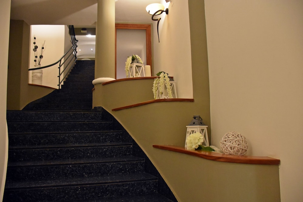 Hotel Joy 24/50