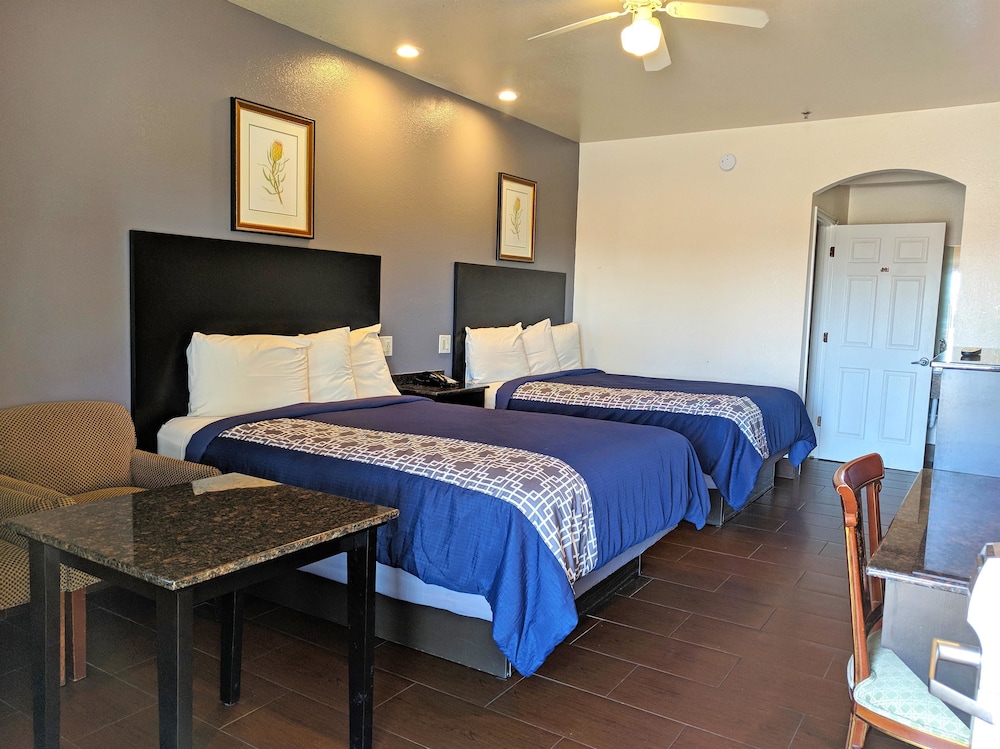 Americas Best Value Inn Brownsville 10/35