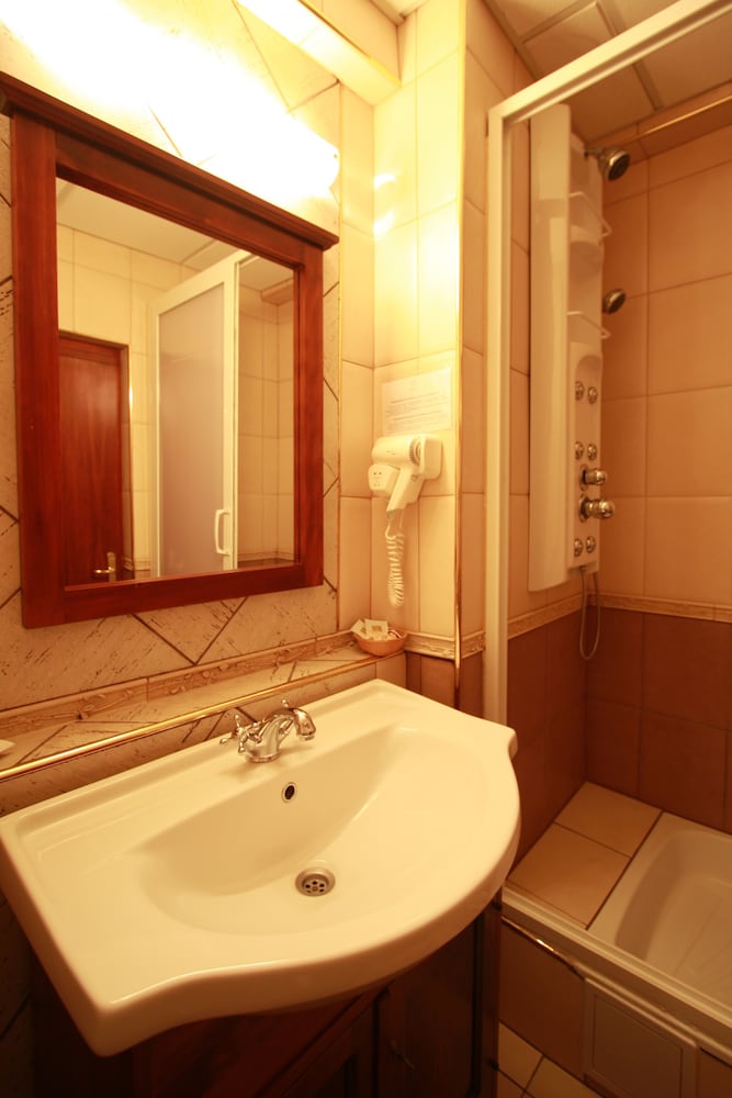 Mara Hotel 16/62