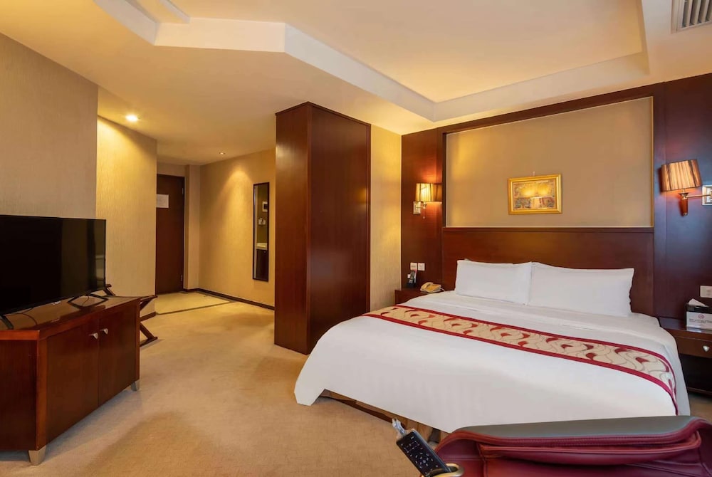 Deluxe, Queen Bed