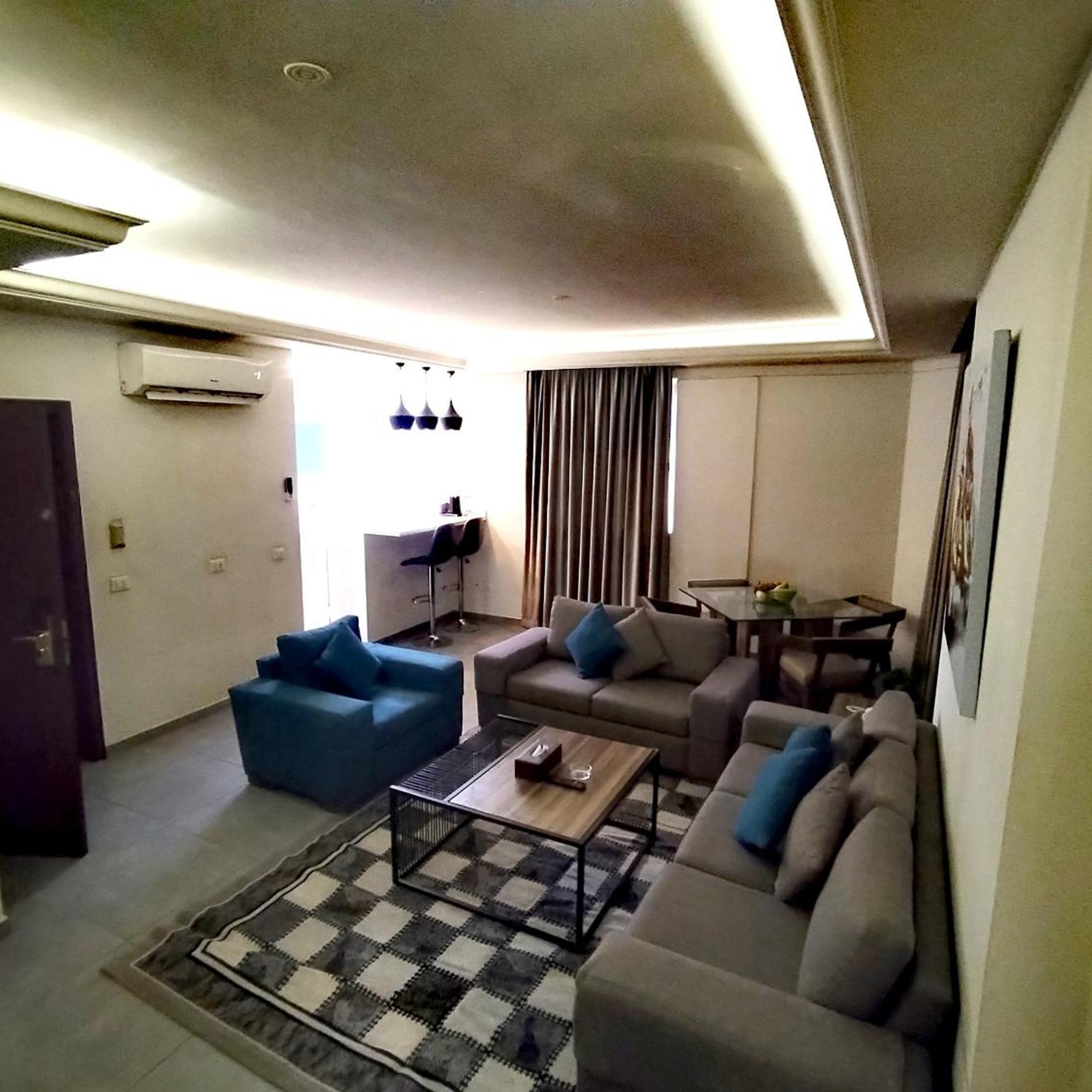 White House Suites 47/58