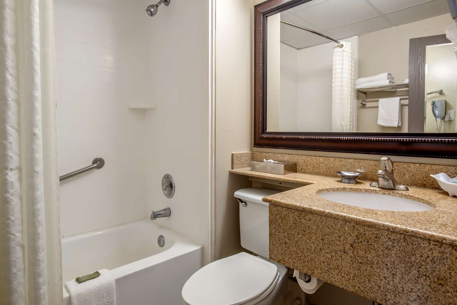 غرفة بسرير كينج، Best Western Fort Washington Inn 4/5