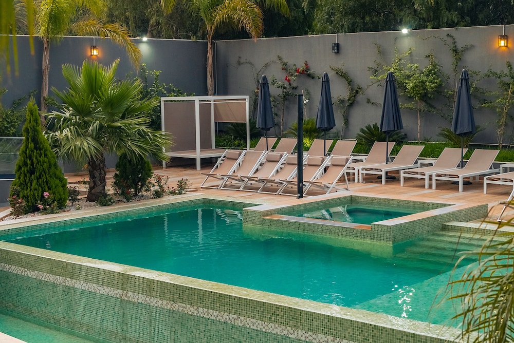 AD Hotel, Hydra 38/58