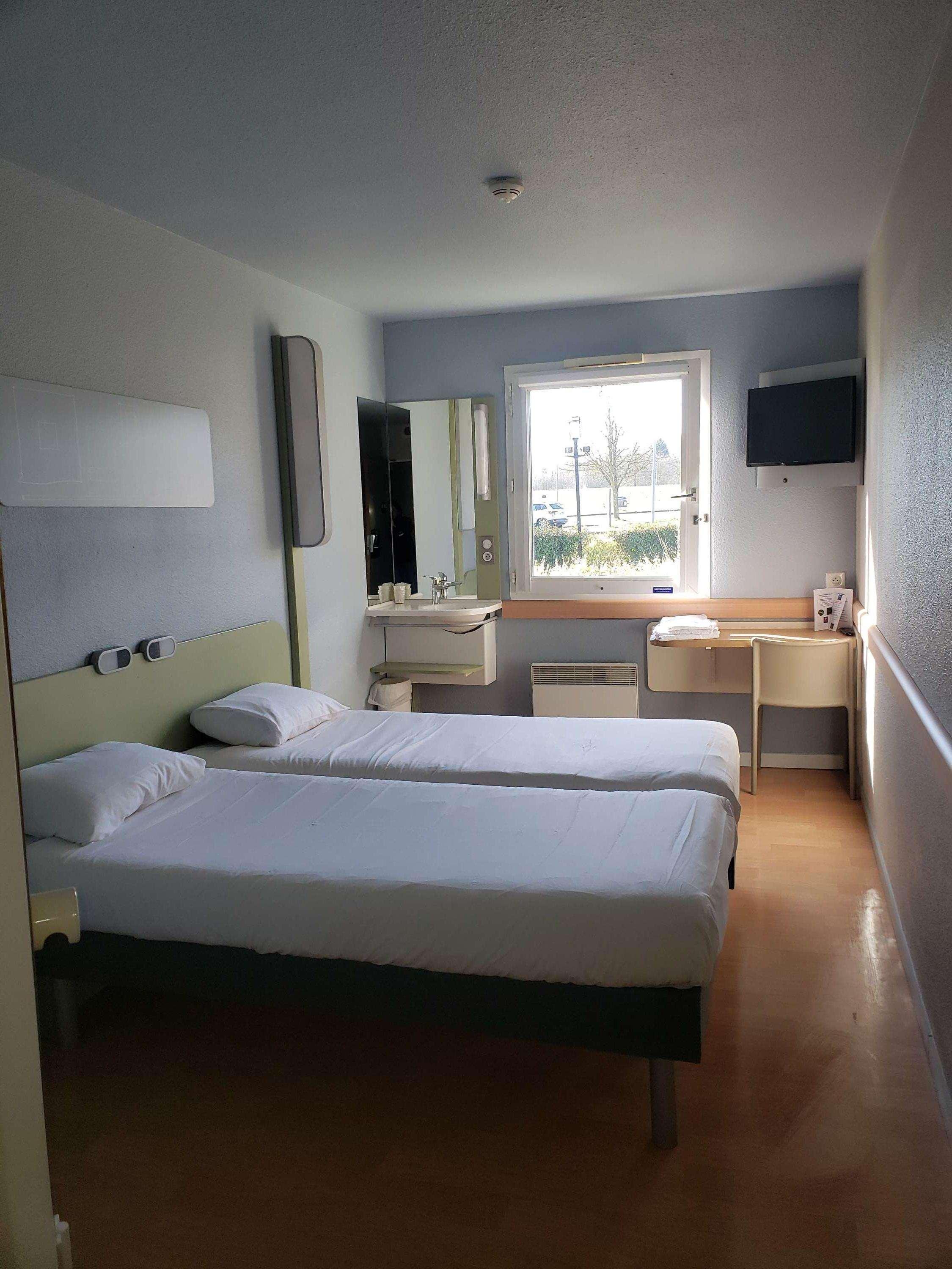 ibis budget Dommartin les Cuiseaux 12/30