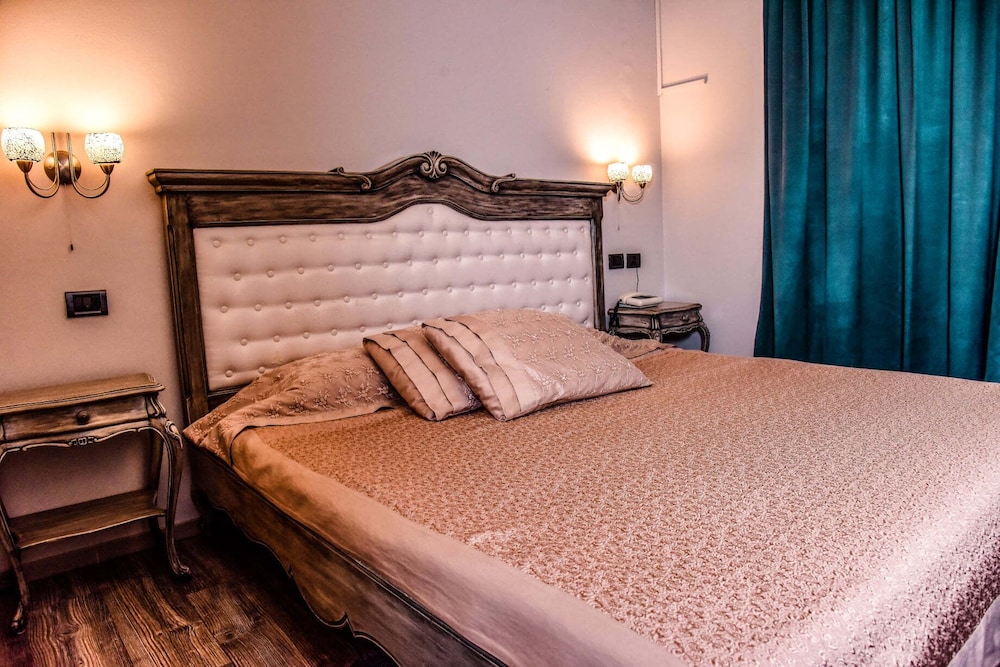 VH Broadway Tirana Hotel 11/50