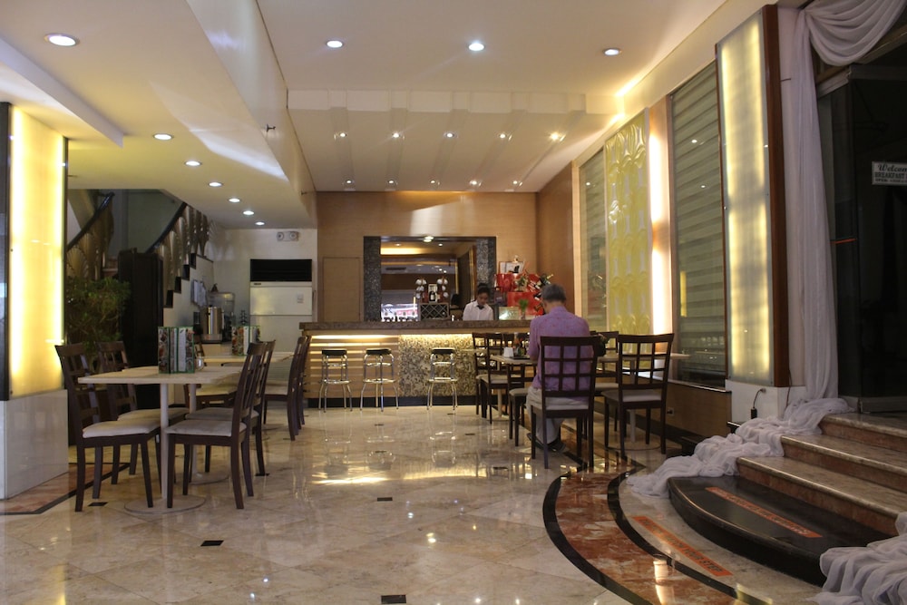Palm Hotel Manila 34/38